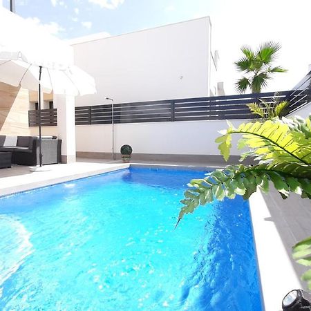 Villa Wilhelmina Torrevieja Exterior photo