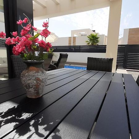 Villa Wilhelmina Torrevieja Exterior photo