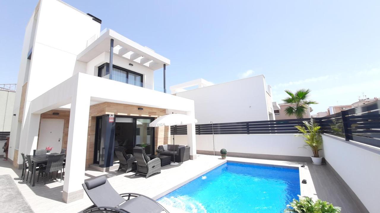 Villa Wilhelmina Torrevieja Exterior photo