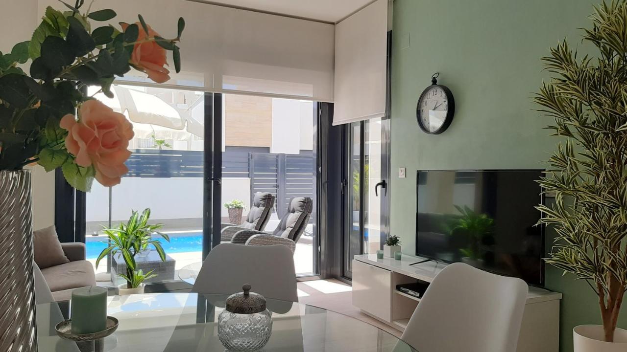 Villa Wilhelmina Torrevieja Exterior photo