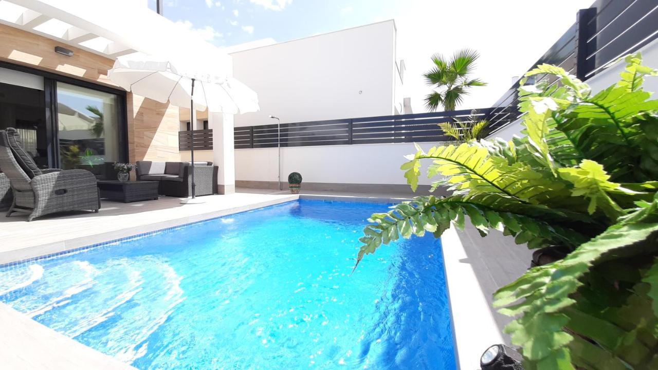 Villa Wilhelmina Torrevieja Exterior photo